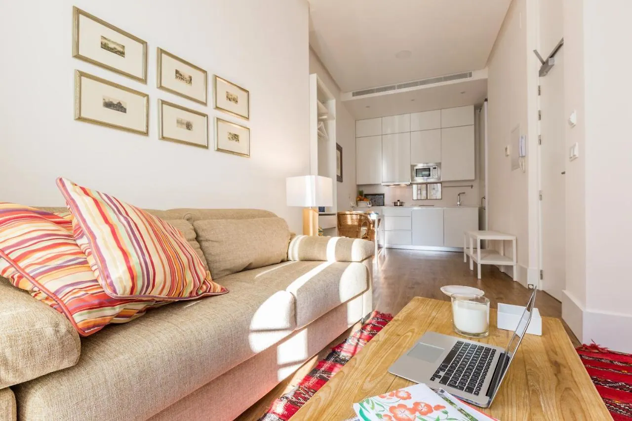 Sevilla Home Center Suites 0*, Sevilha